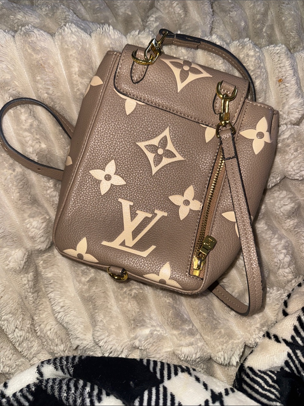 “By The Pool / Giant Monogram Empreinte-style” backpack/crossbody - Picture 2 of 2